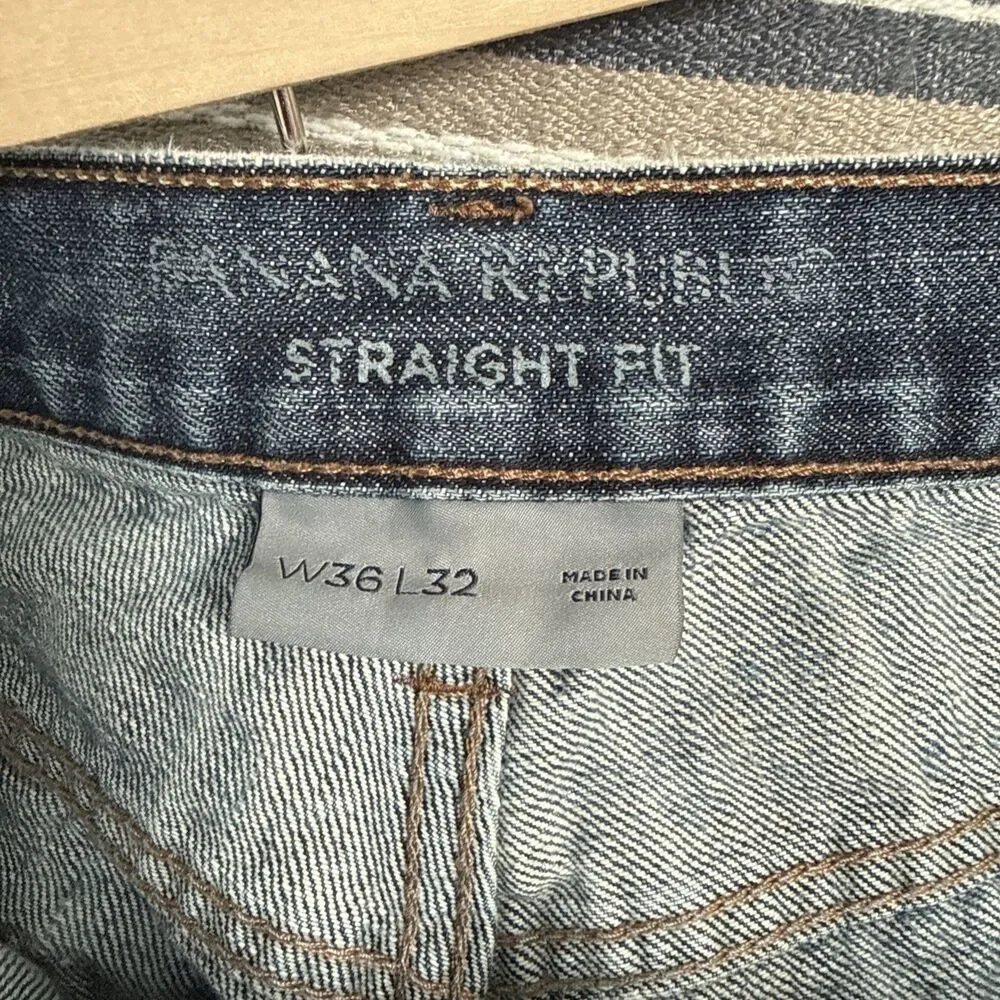 Banana Republic Mens Straight Fit Jeans Blue Distressed Denim Size 36 x 32